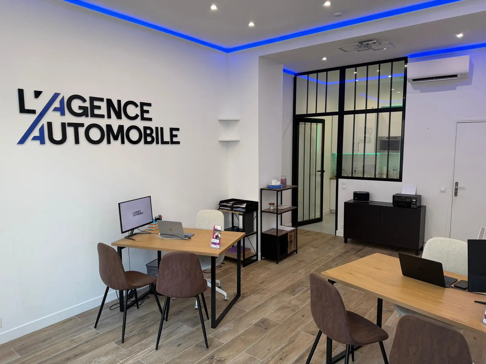 Local de L'Agence Automobile
